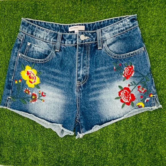 Blu Pepper Boho Floral Embroidered Jean Shorts - Picture 2 of 6